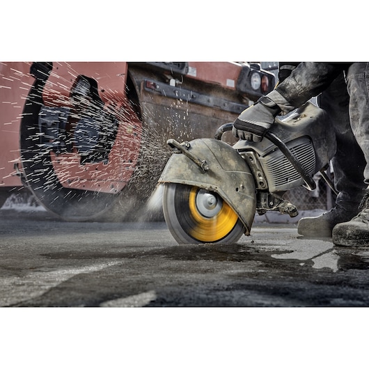 XP4 Asphalt segmented diamond blades cutting hard concrete.